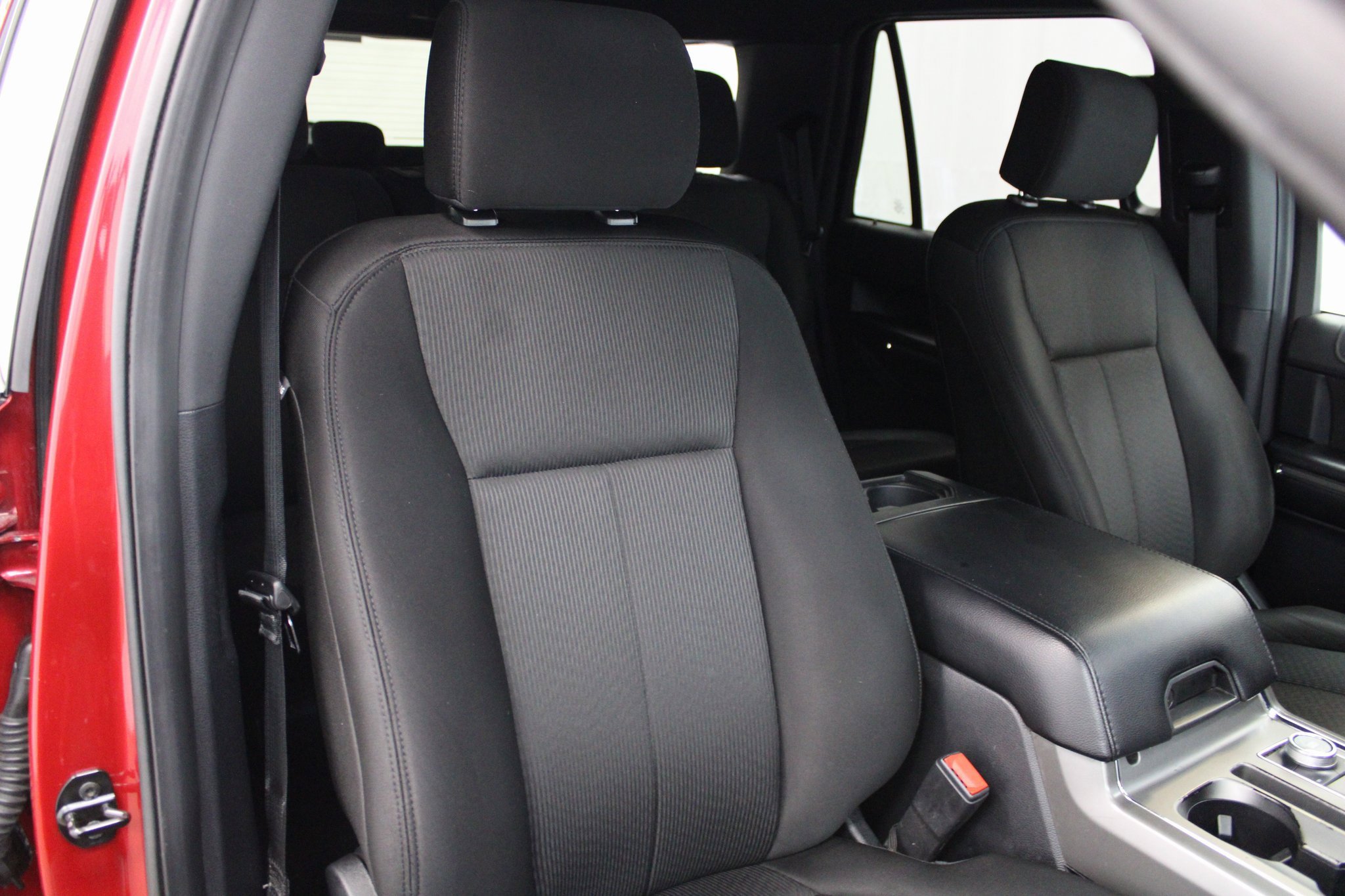 Used 2020 Ford Expedition XLT image 32