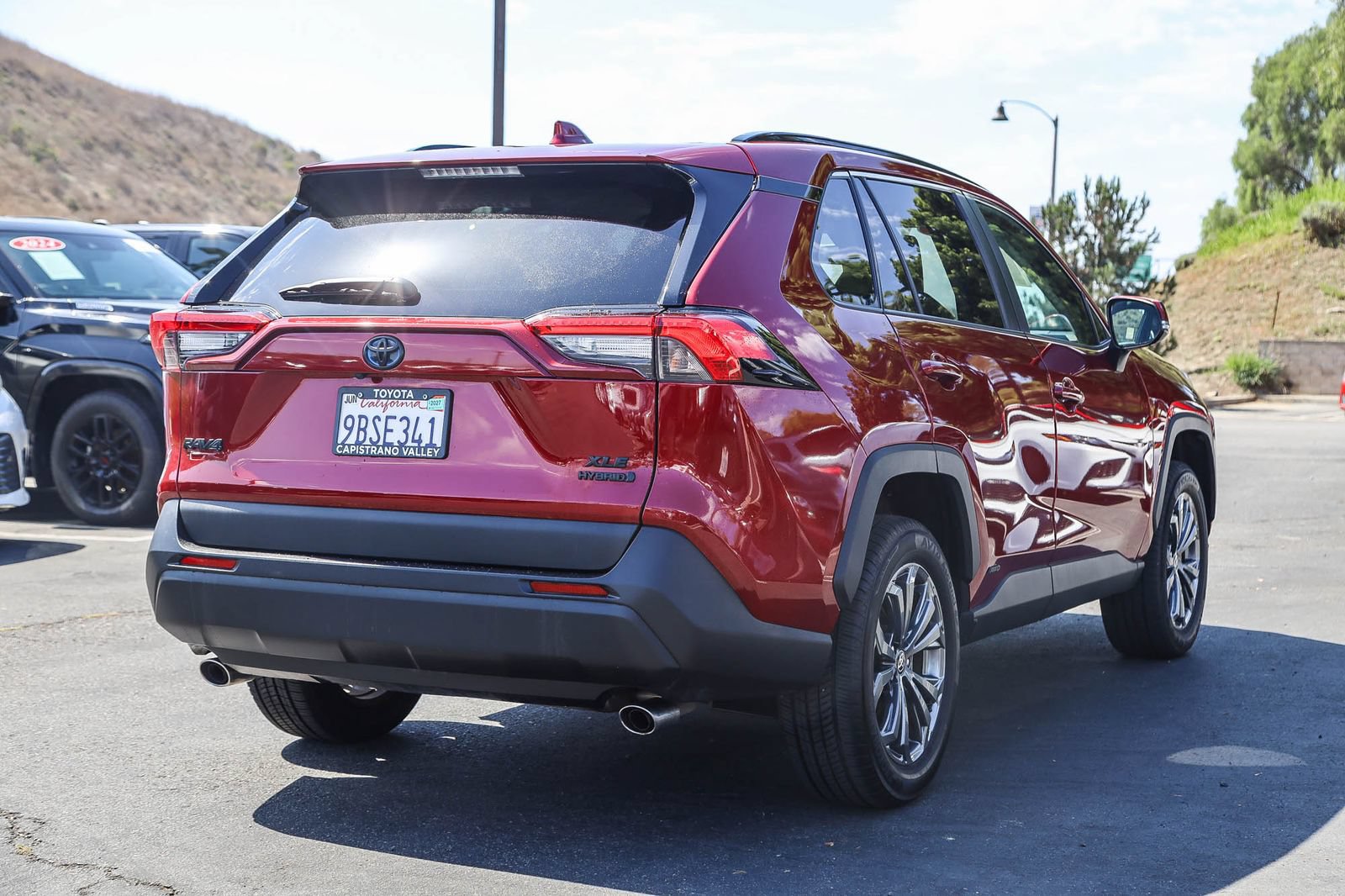 Certified 2022 Toyota RAV4 XLE Premium AWD/4WD image 4