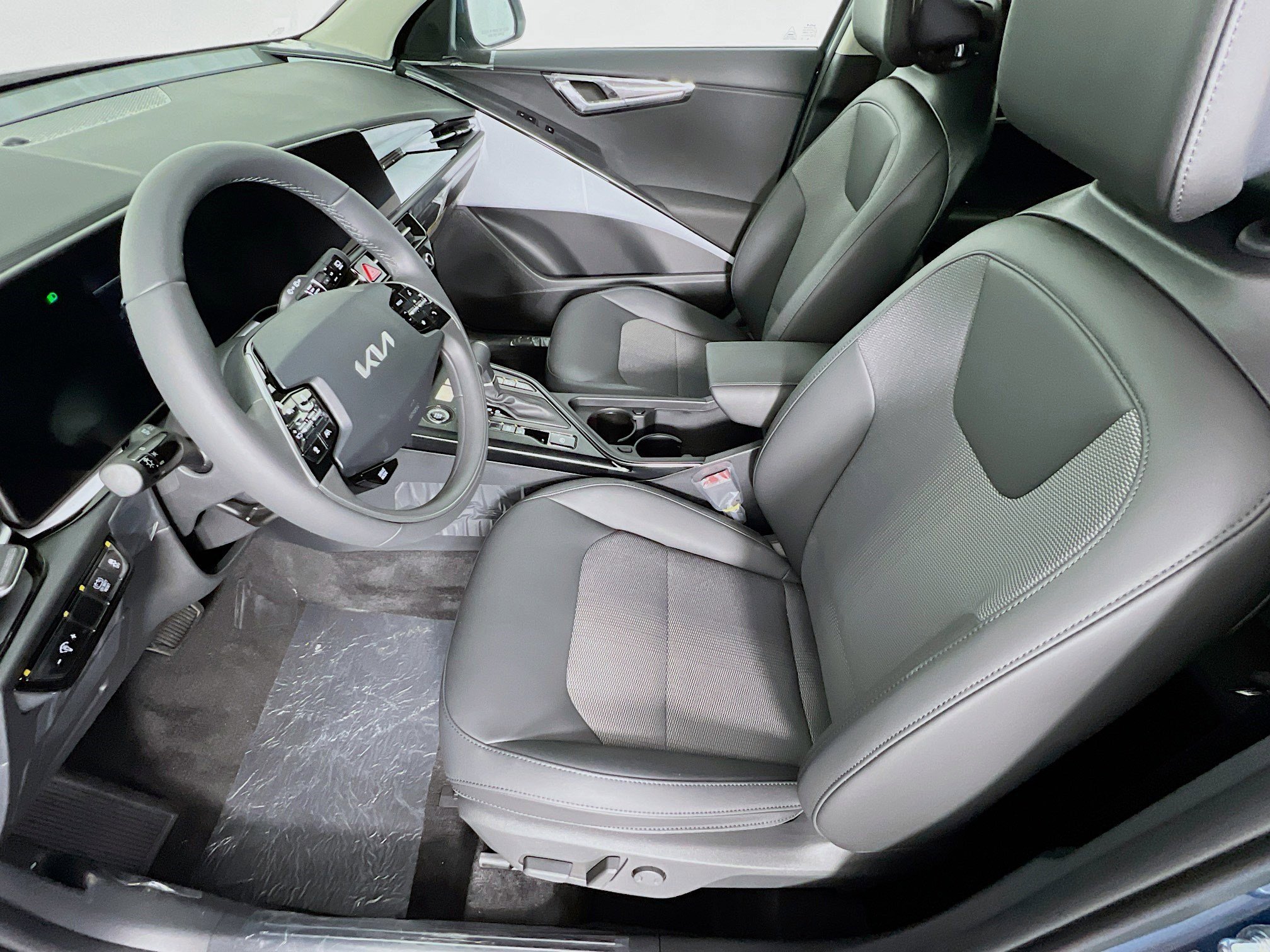 New 2025 Kia Niro EX image 3