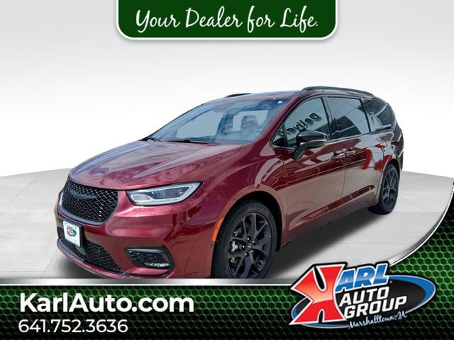 Used 2023 Chrysler Pacifica Limited w/ S Appearance Package FWD image 1