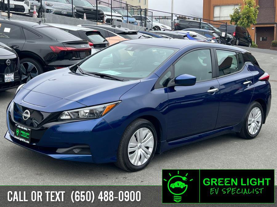 Used 2025 Nissan Leaf S video 1