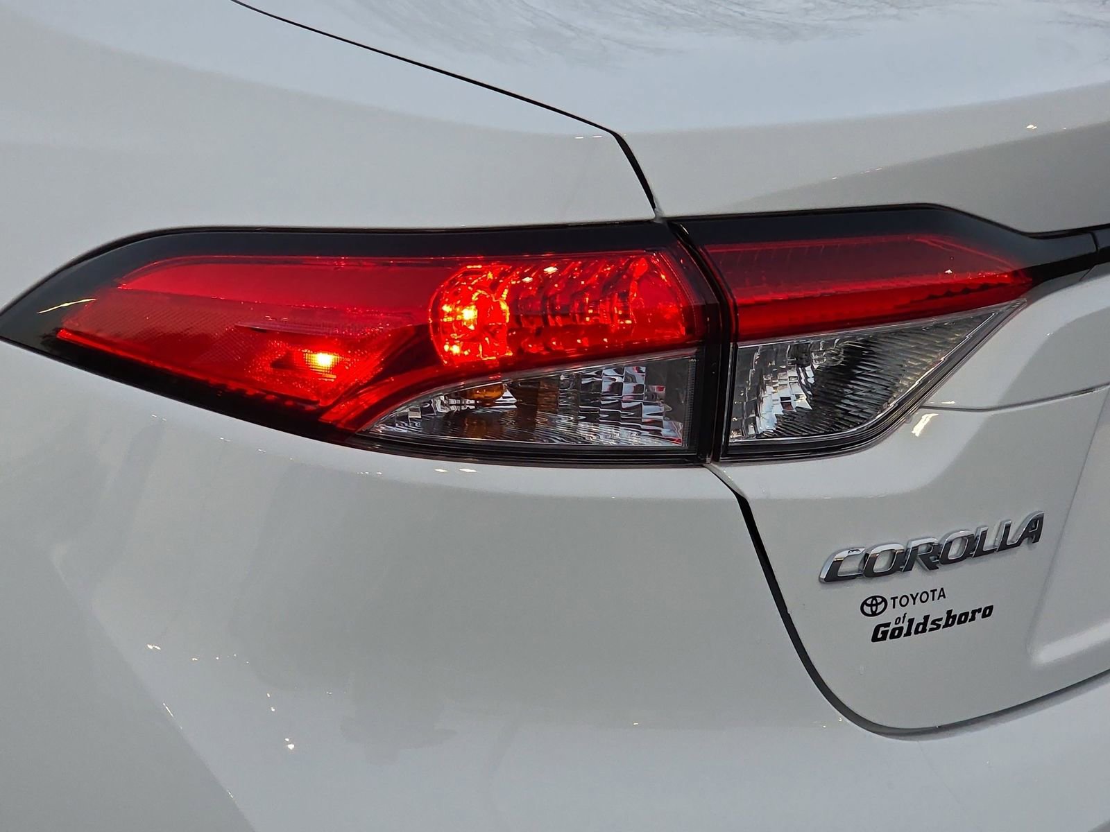 Used 2025 Toyota Corolla LE image 32