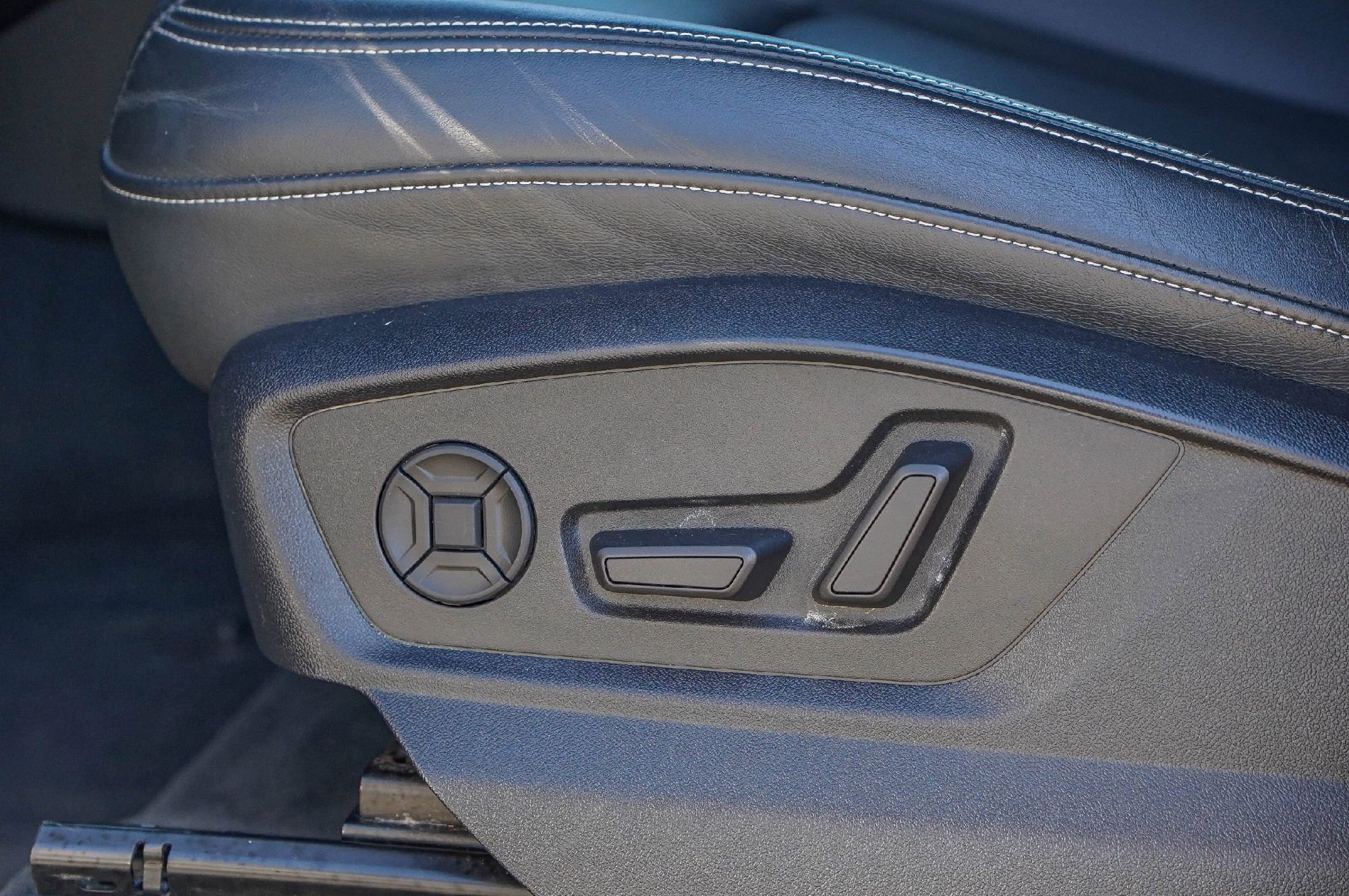 Used 2023 Audi Q8 Prestige w/ Prestige Package image 23