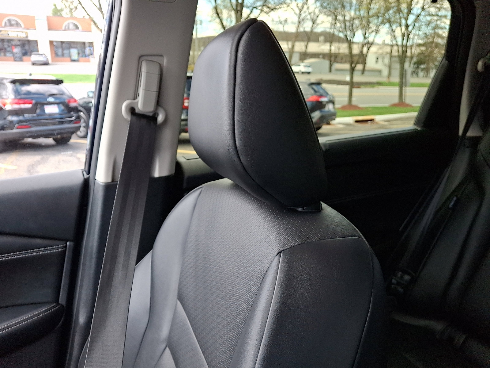 Used 2024 Nissan Rogue SV w/ SV Premium Package image 17