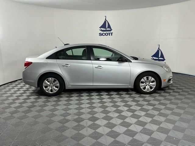 Used 2015 Chevrolet Cruze L FWD image 6