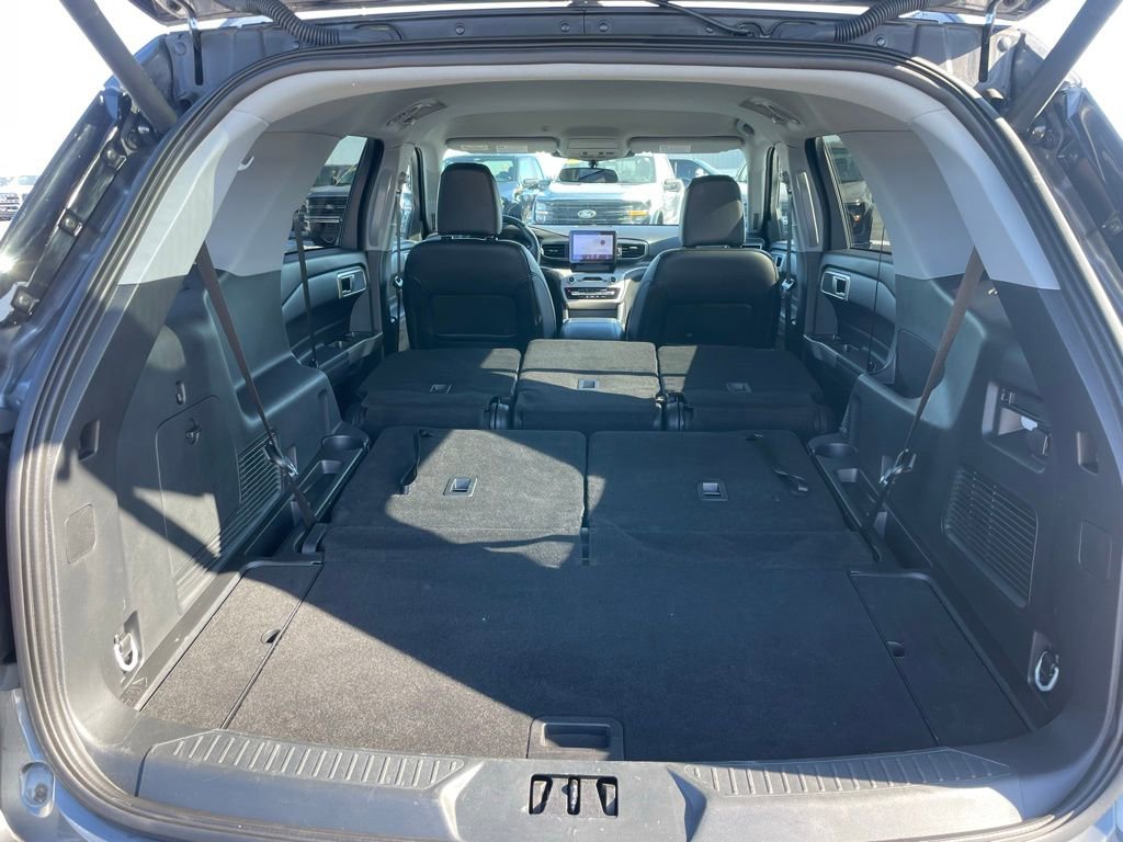 Used 2023 Ford Explorer XLT w/ Equipment Group 202A image 34