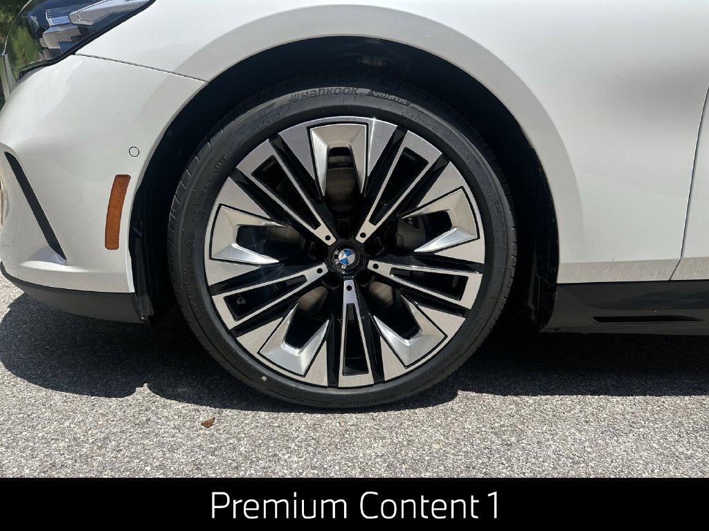 Certified 2026 BMW i5 eDrive40 w/ Premium Package AWD/4WD image 14
