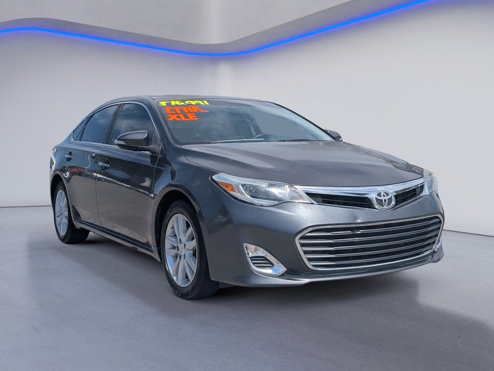 Used 2015 Toyota Avalon XLE FWD image 6