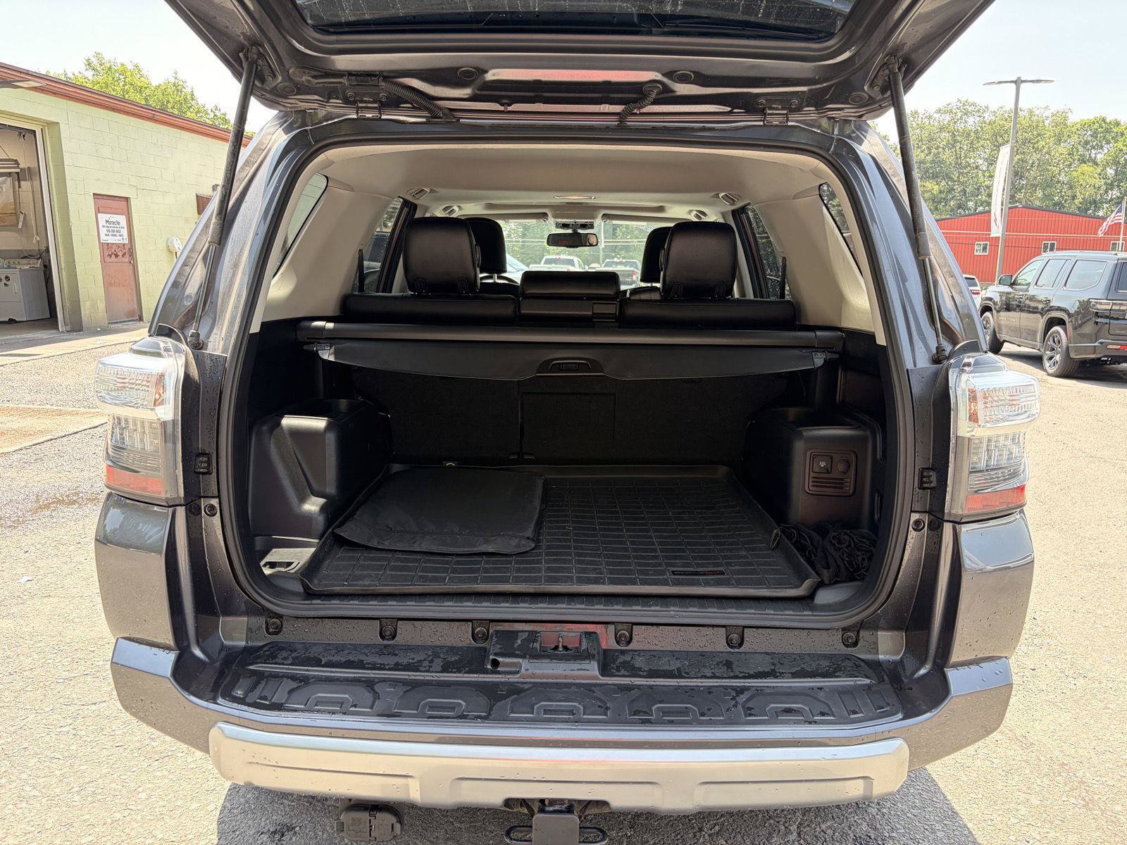 Used 2017 Toyota 4Runner TRD Off-Road Premium AWD/4WD image 15