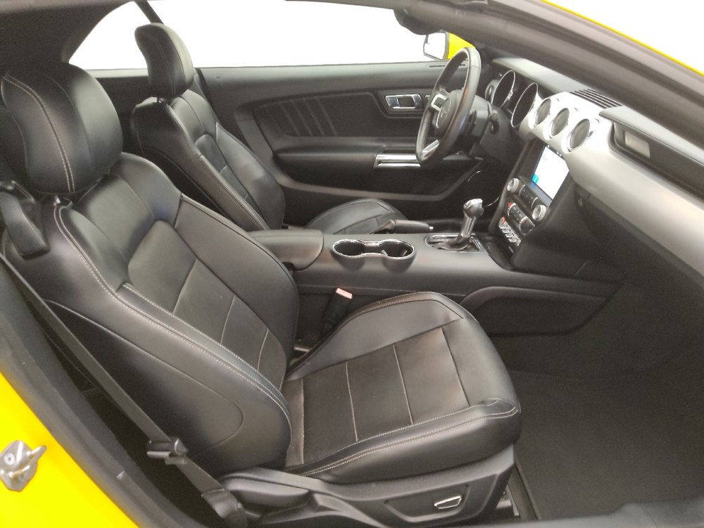 Used 2016 Ford Mustang Premium image 21