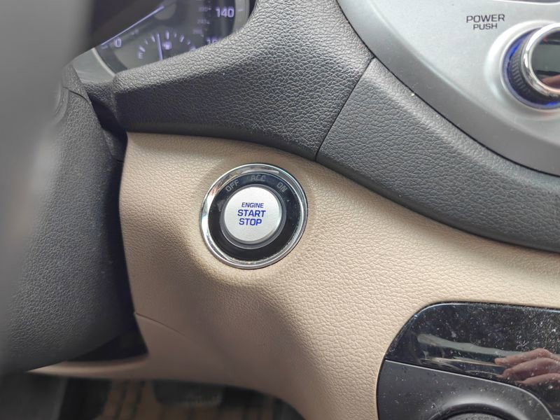 Used 2016 Hyundai Tucson Limited w/ Option Group 03 image 16