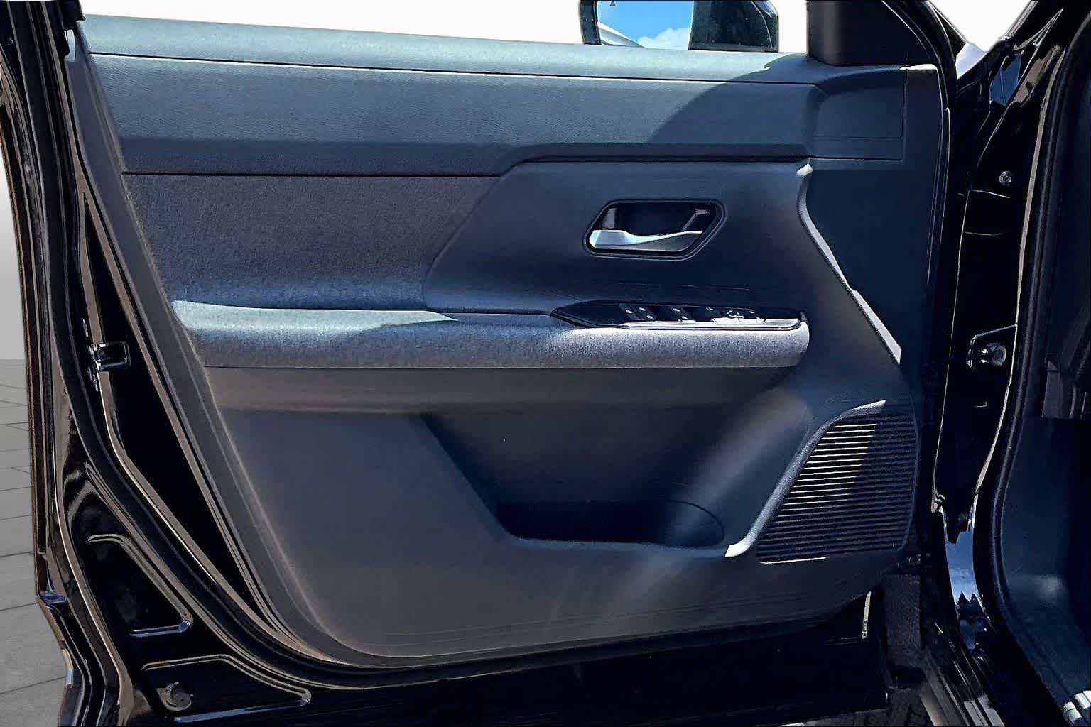 New 2027 Nissan Kicks SV FWD image 16