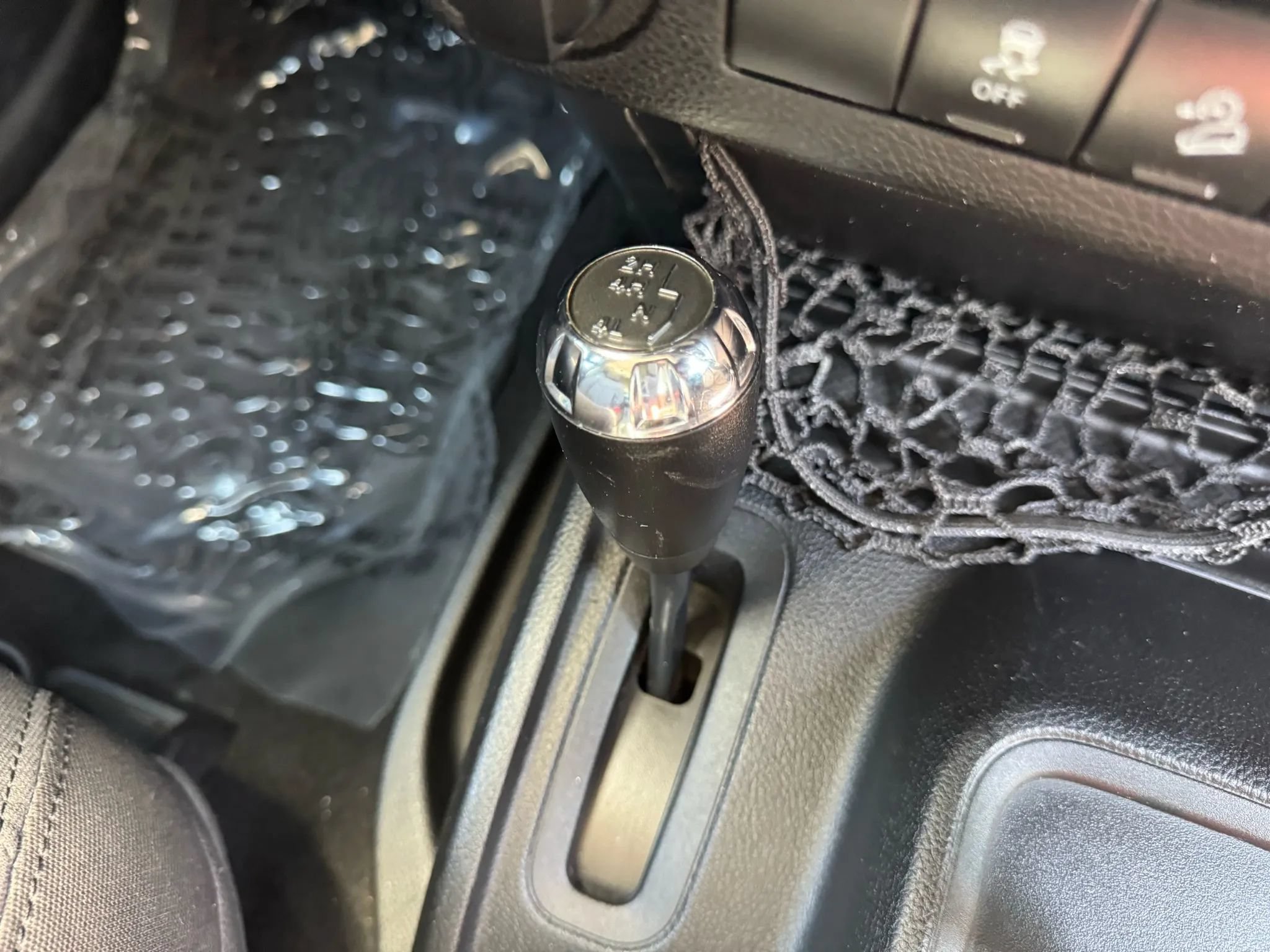 Used 2014 Jeep Wrangler Sport w/ Connectivity Group AWD/4WD image 18