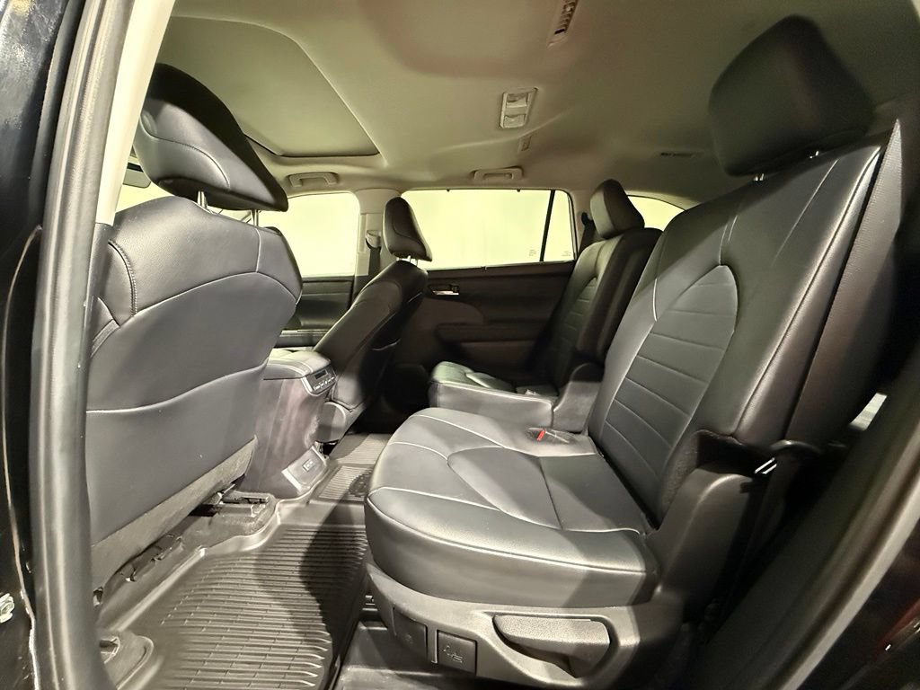 Certified 2024 Toyota Highlander XLE AWD/4WD image 20
