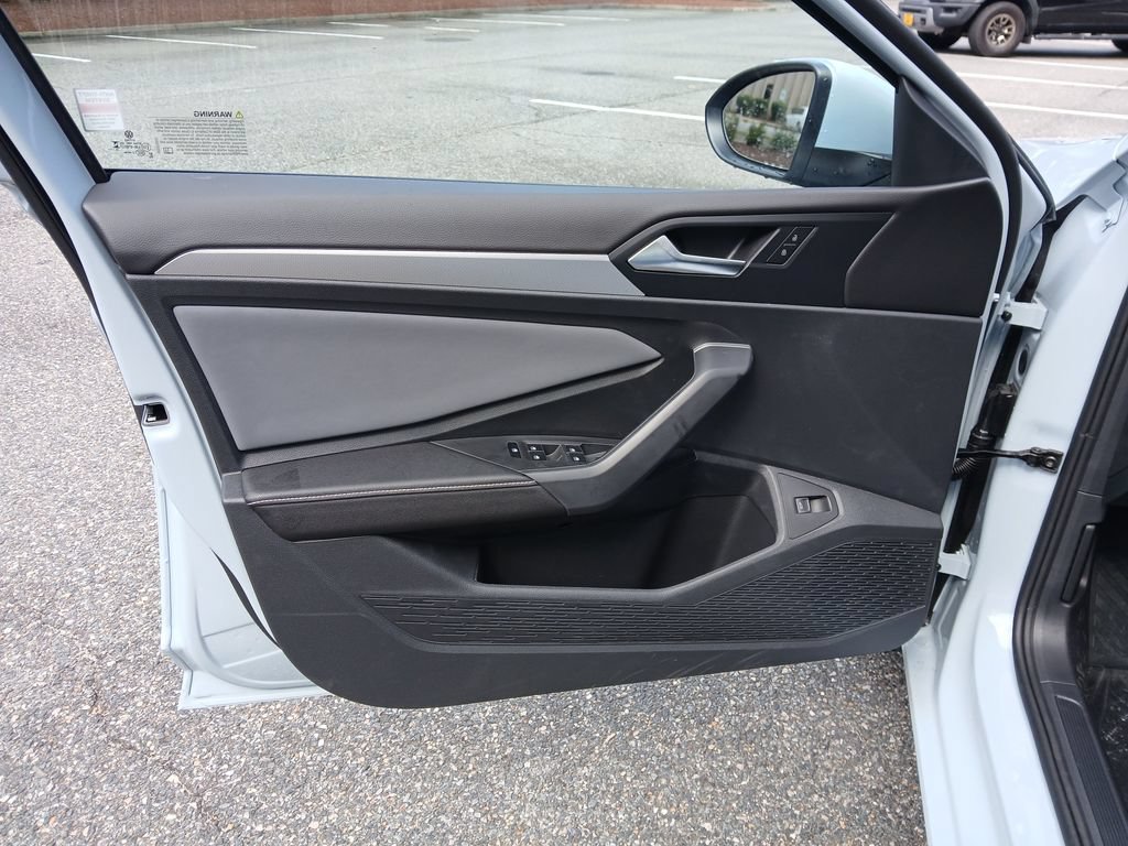 New 2027 Volkswagen Jetta SE FWD image 10