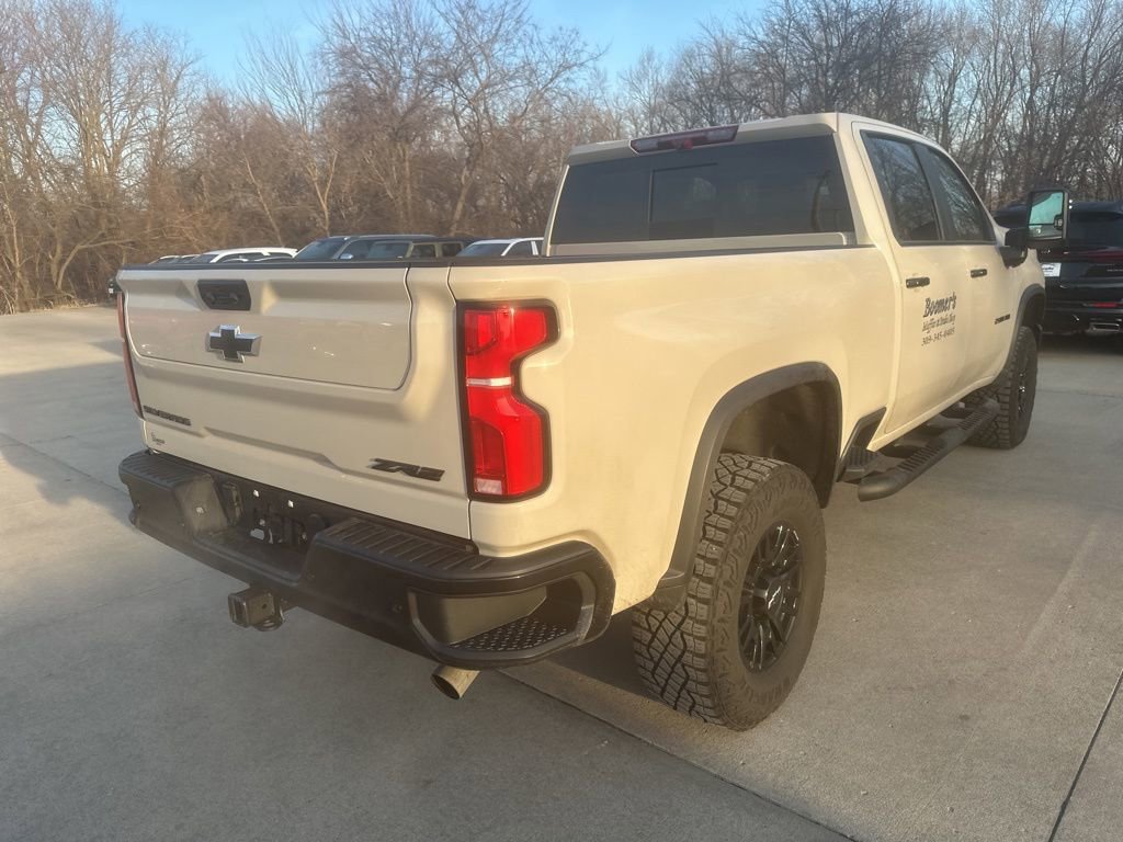 Used 2026 Chevrolet Silverado 2500 ZR2 w/ LPO, Dark Essentials Package image 5