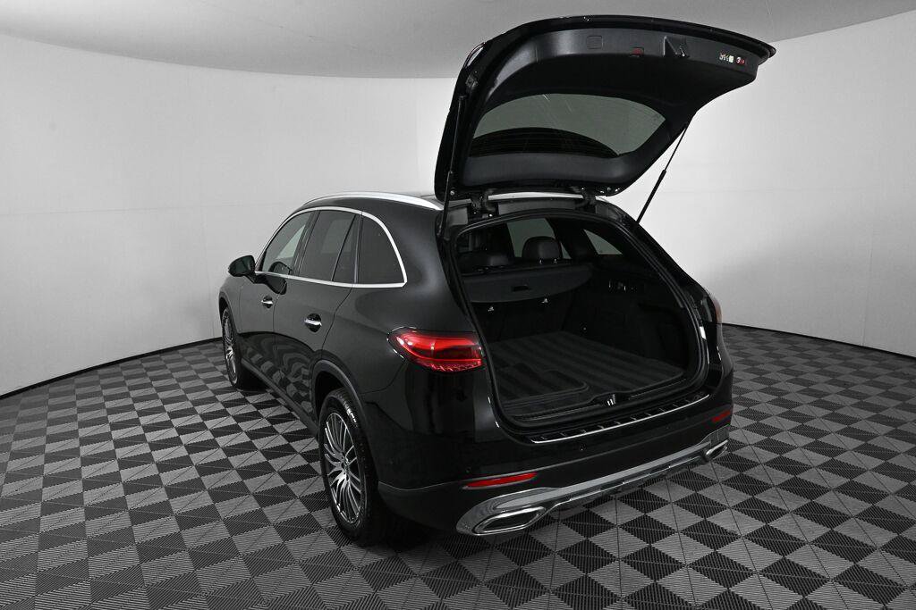 Certified 2025 Mercedes-Benz GLC 300 image 19