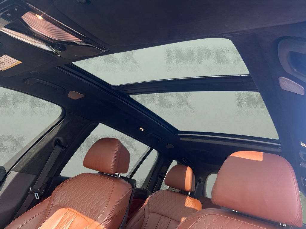 Used 2019 BMW X7 xDrive50i w/ M Sport Package AWD/4WD image 13