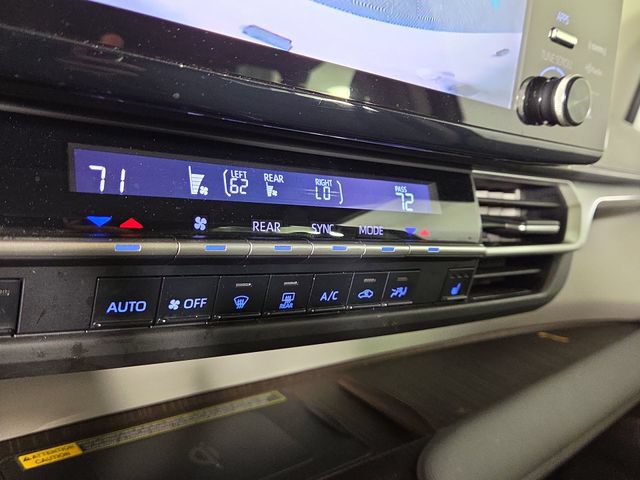 Used 2021 Toyota Sienna XLE w/ XLE Plus Package FWD image 21