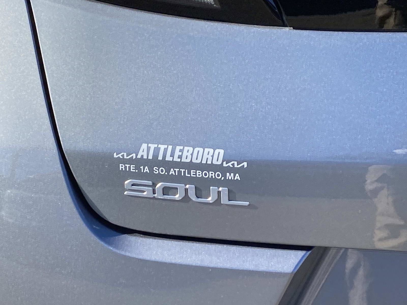 Used 2025 Kia Soul LX image 5