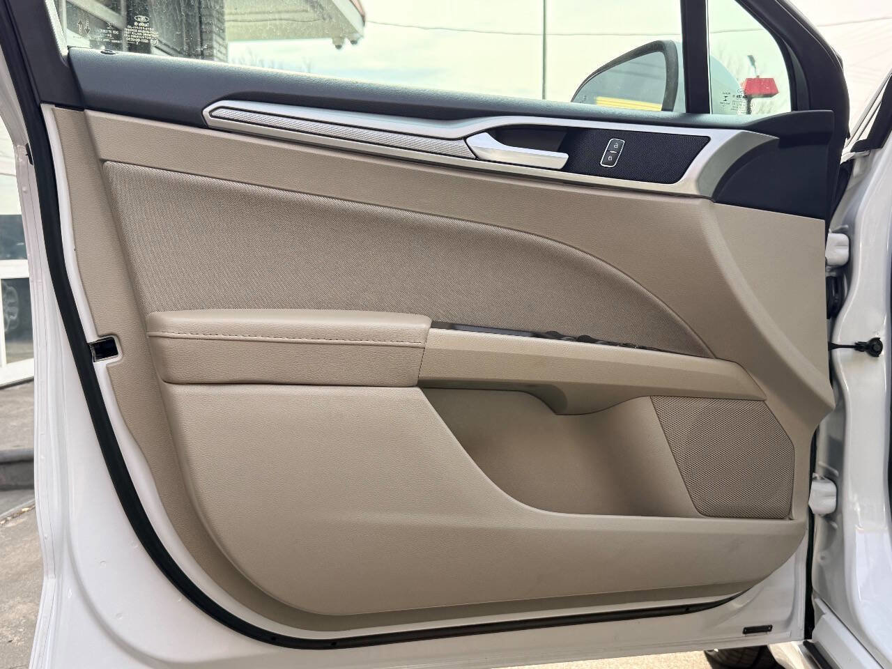 Used 2020 Ford Fusion SE image 14