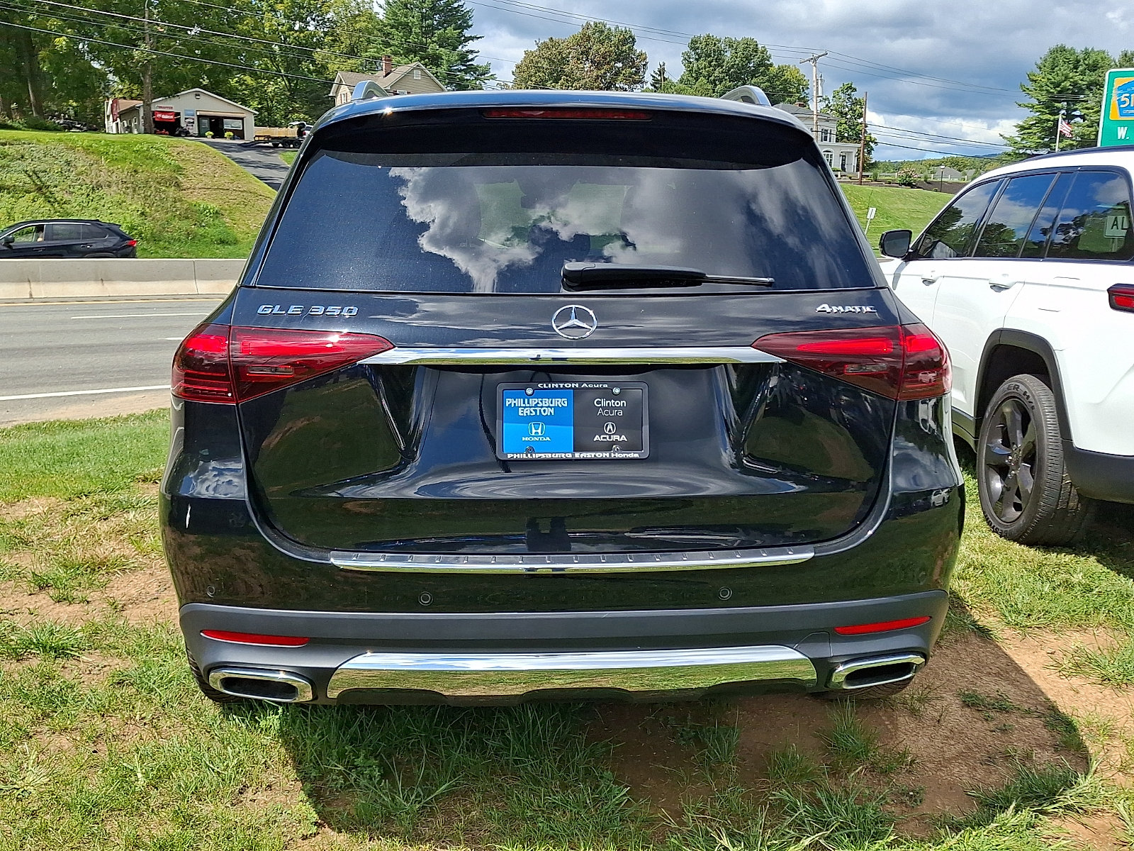 Used 2025 Mercedes-Benz GLE 350 4MATIC image 5