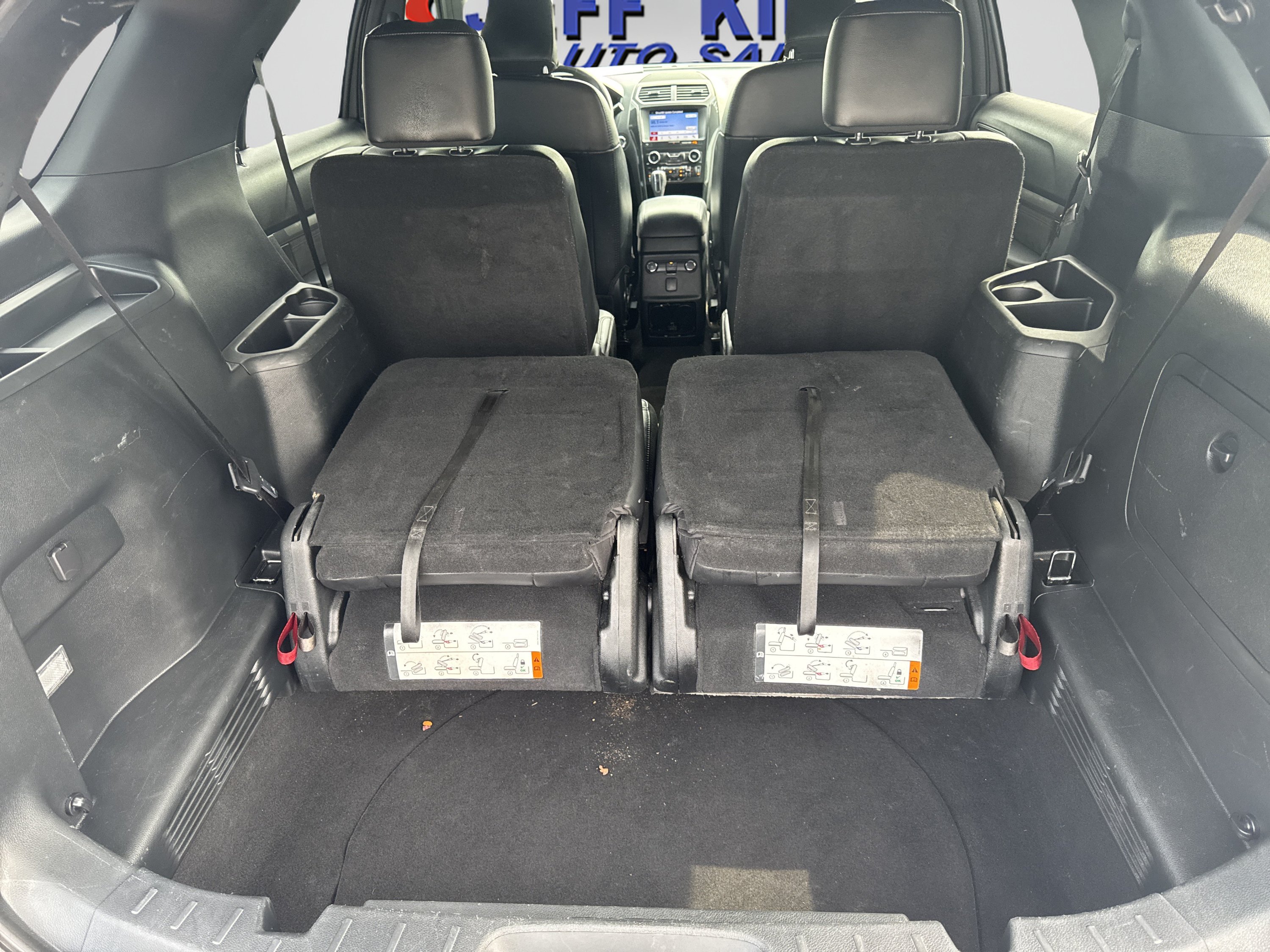 Used 2019 Ford Explorer XLT w/ Equipment Group 202A FWD image 8