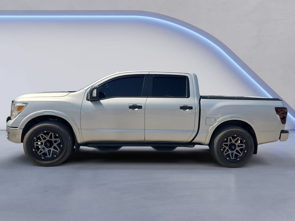 Used 2018 Nissan Titan SV w/ SV Convenience Package AWD/4WD image 3