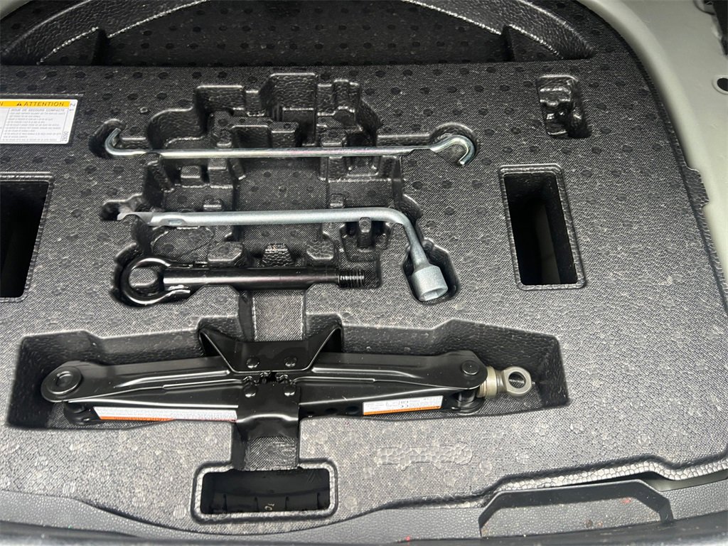 Used 2021 Toyota Corolla LE image 22