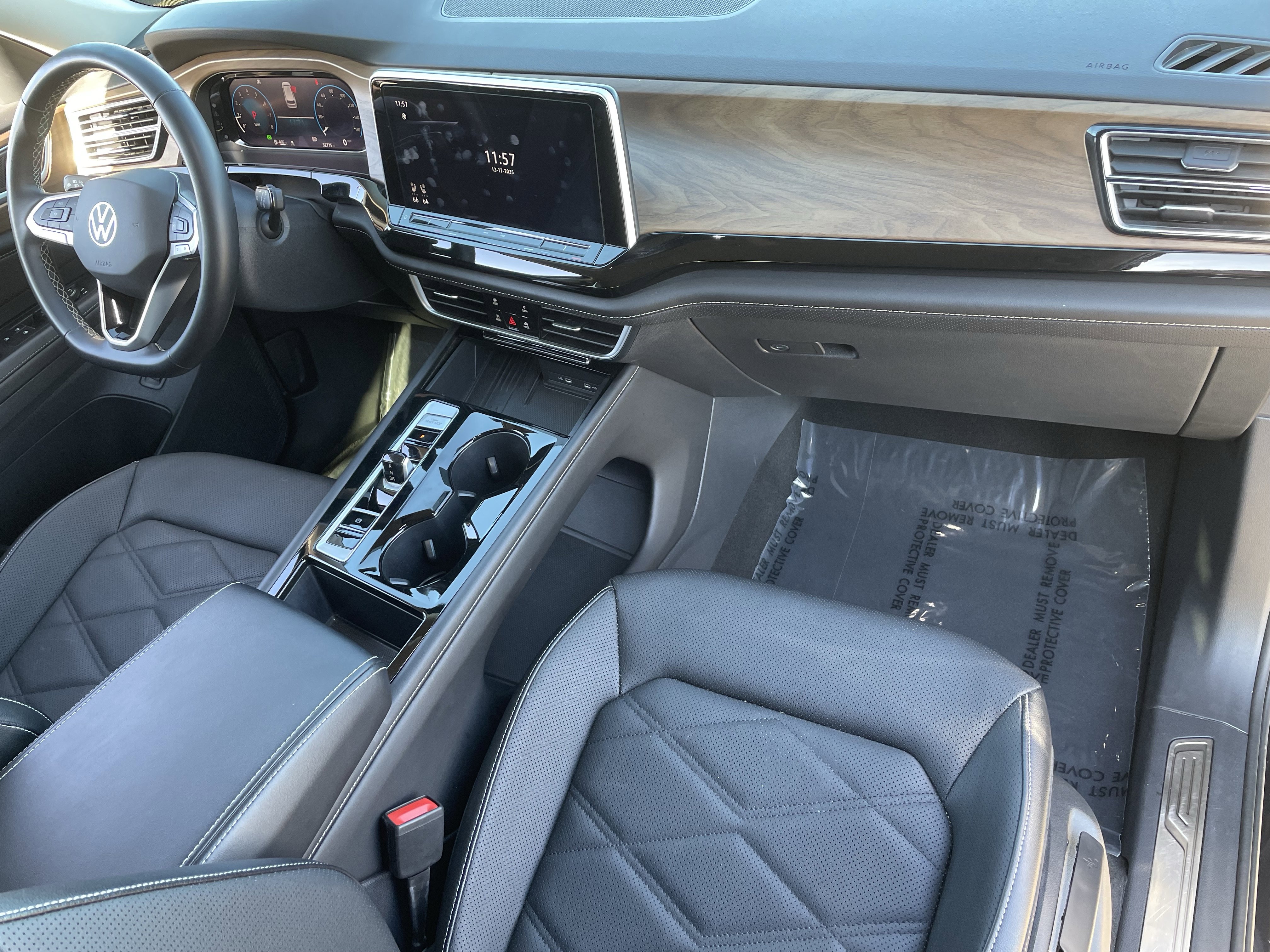 Used 2025 Volkswagen Atlas SE image 11