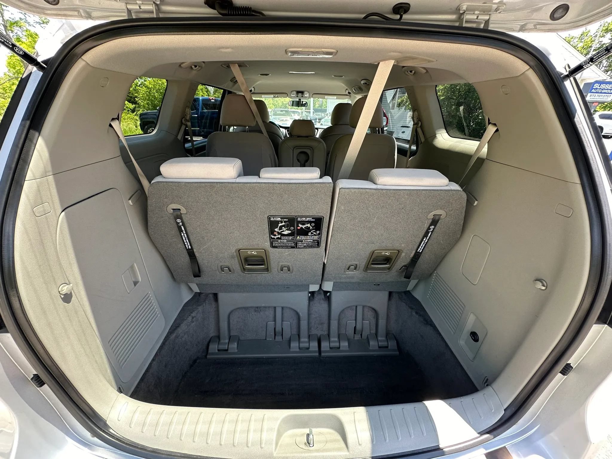 Used 2019 Kia Sedona LX FWD image 36