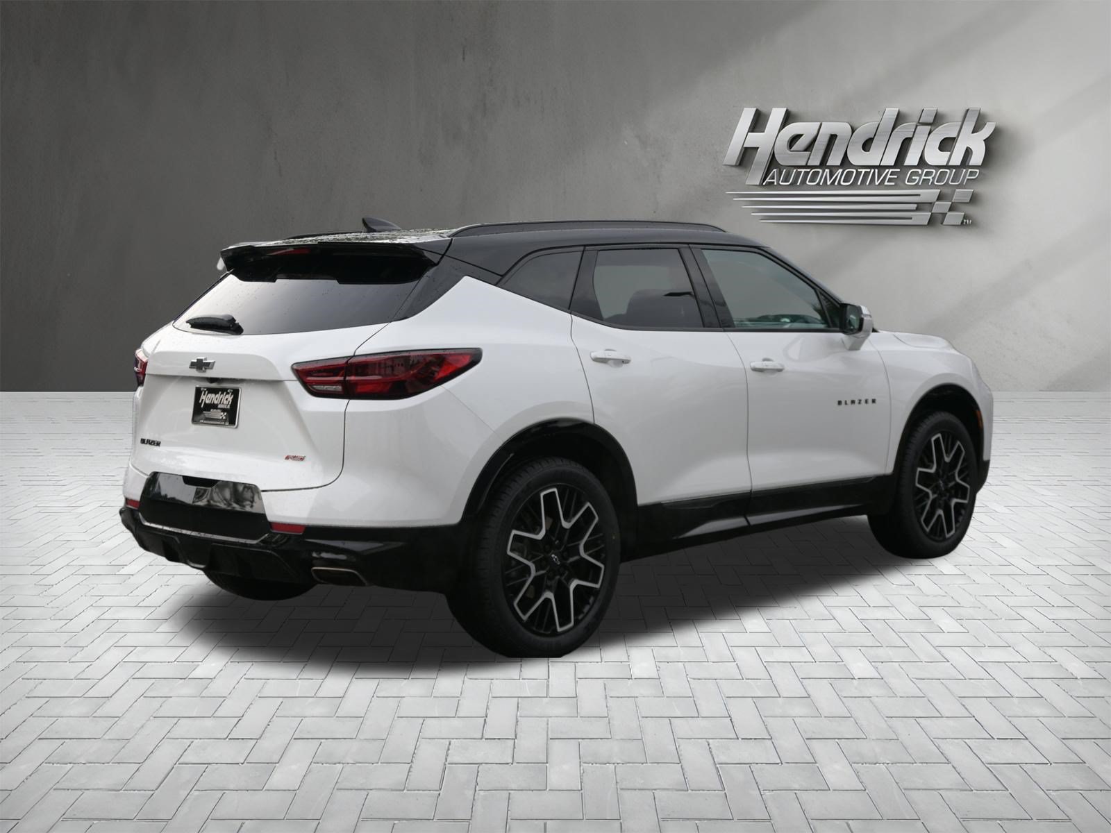 Used 2023 Chevrolet Blazer RS w/ Enhanced Convenience Package FWD image 9
