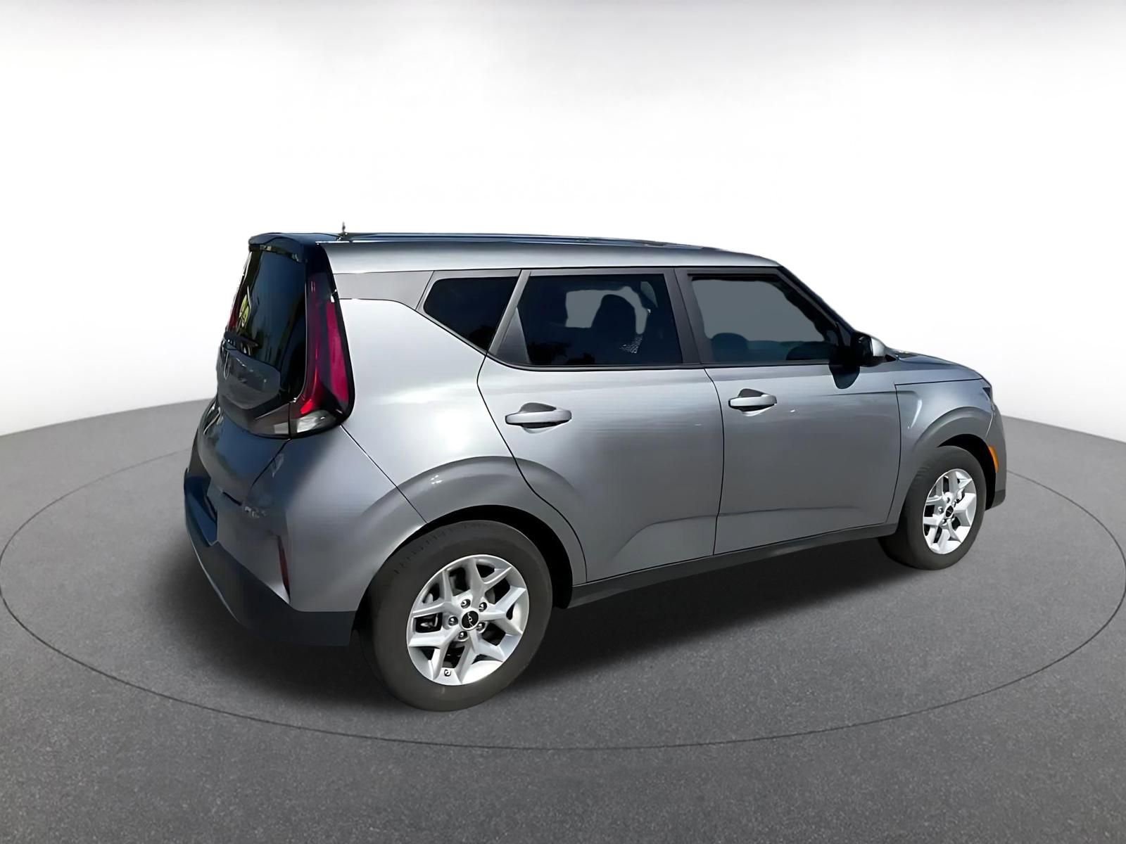 Used 2025 Kia Soul LX w/ LX Technology Package image 15