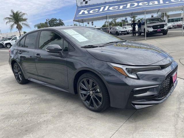 Used 2025 Toyota Corolla SE w/ SE Premium Package FWD image 2
