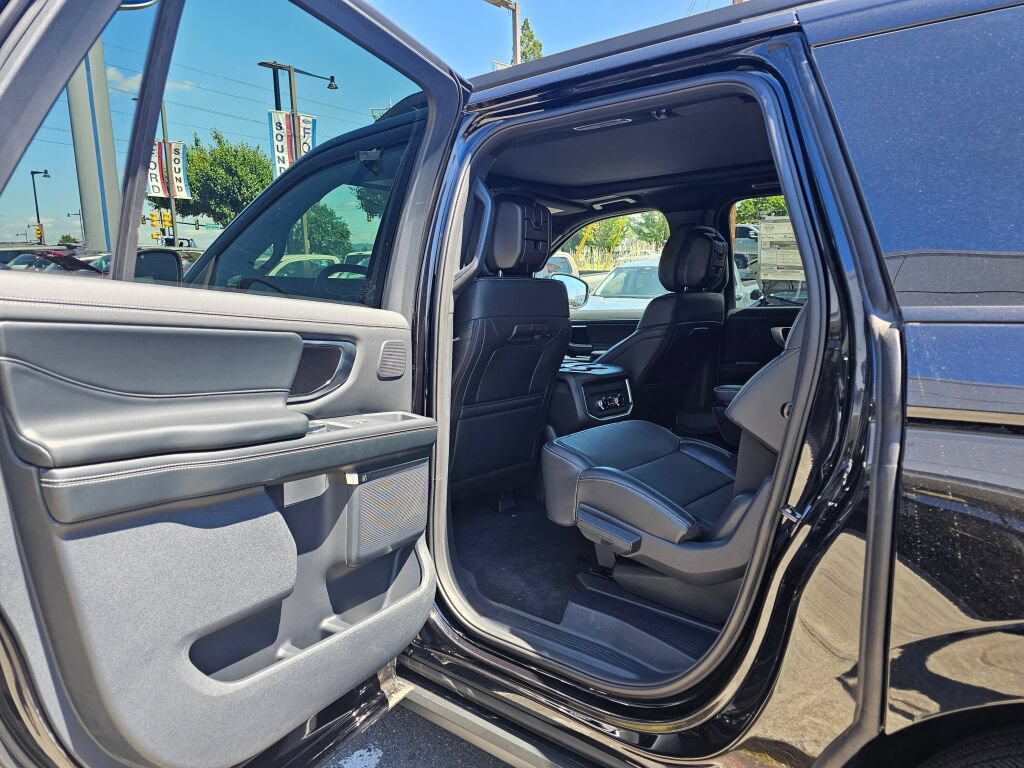 New 2026 Ford Expedition Max Platinum w/ Stealth Performance Package AWD/4WD image 11