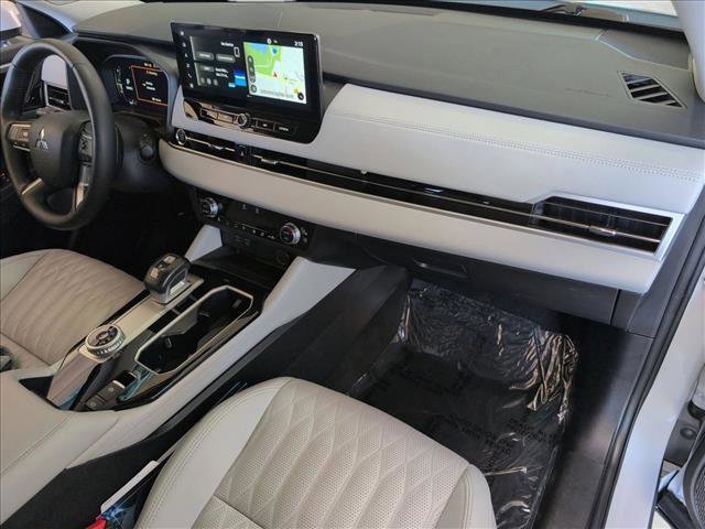 Used 2025 Mitsubishi Outlander SEL image 24