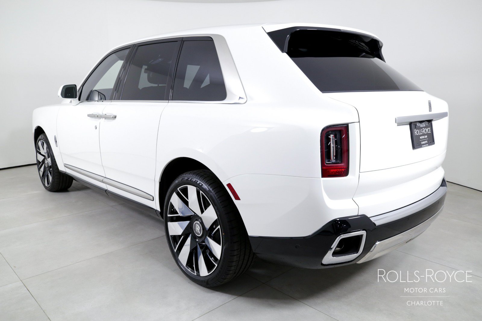 Certified 2025 Rolls-Royce Cullinan AWD/4WD image 8