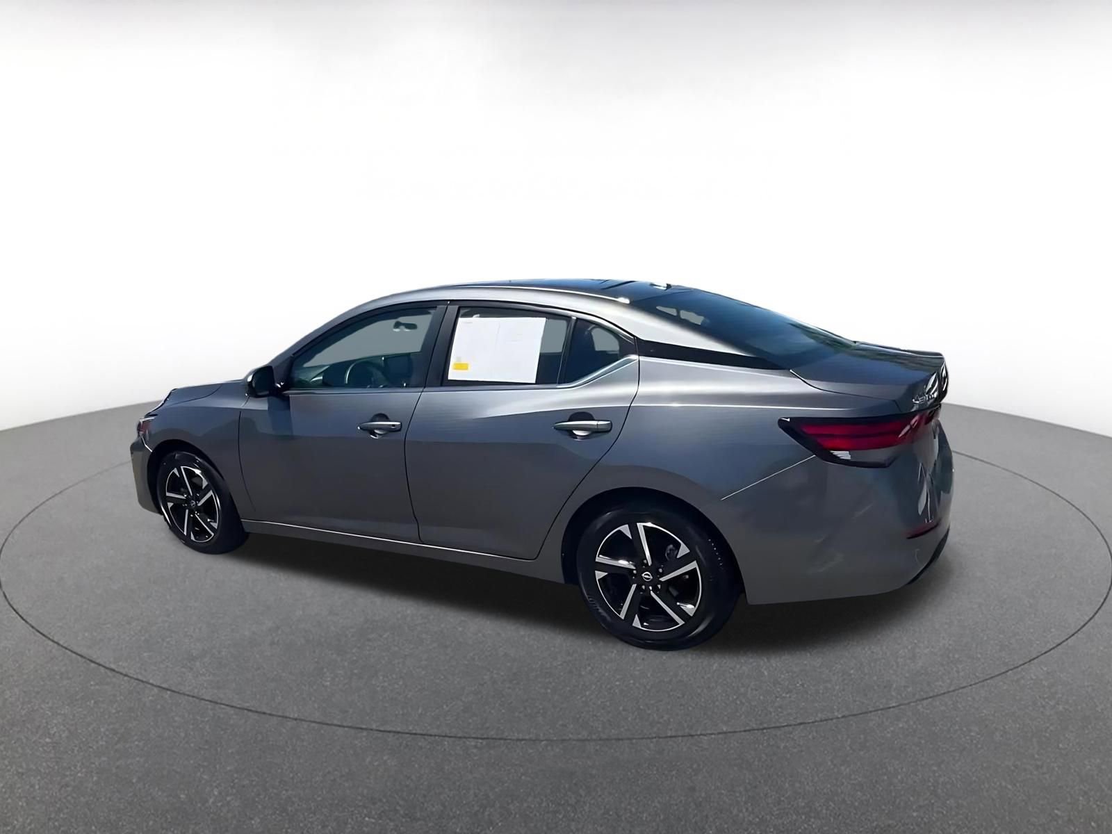 Used 2025 Nissan Sentra SV image 10