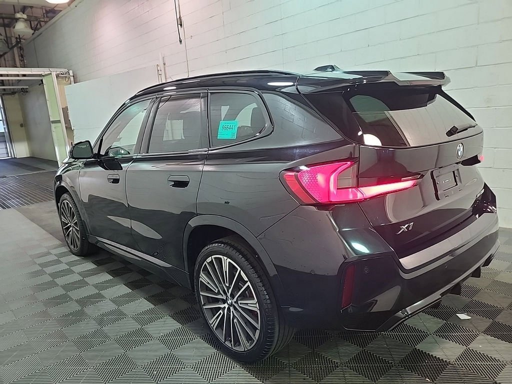 Used 2024 BMW X1 xDrive28i w/ Technology Package image 4