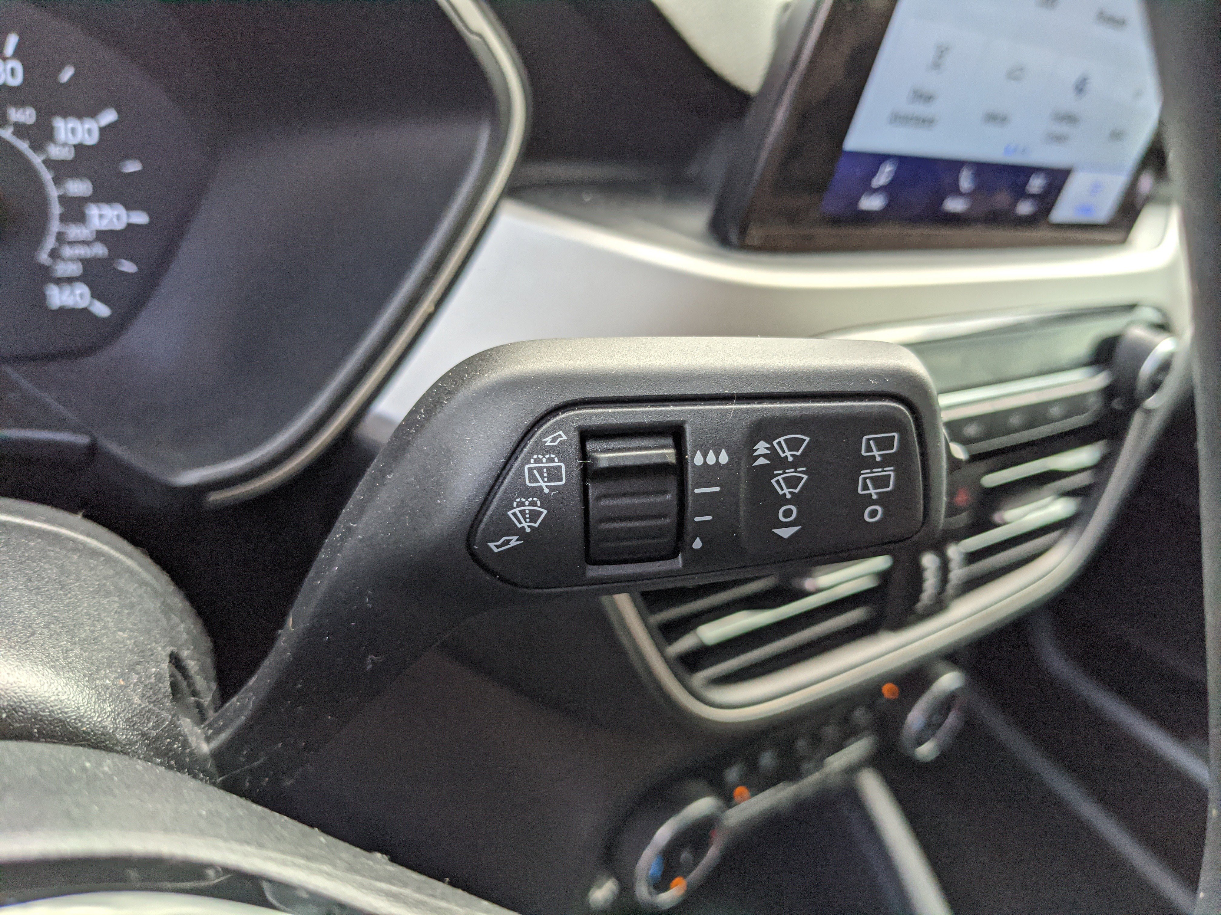 Certified 2022 Ford Escape SEL image 33