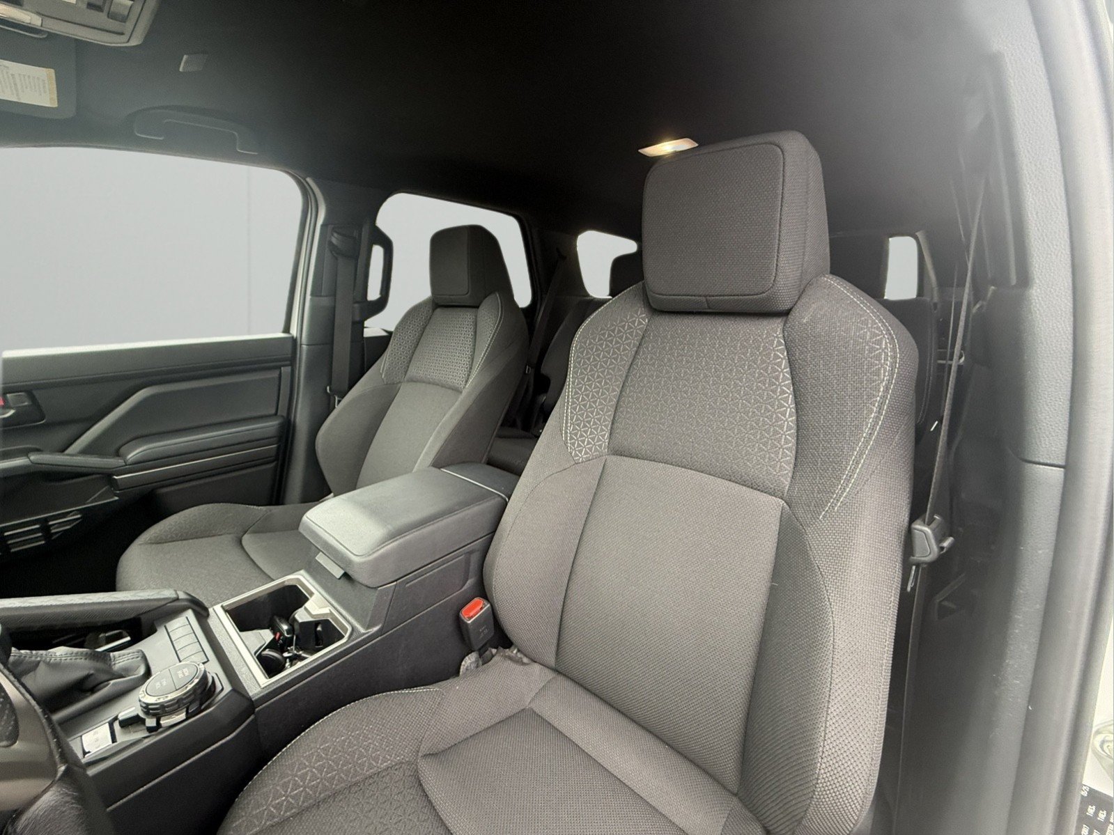 Used 2025 Toyota 4Runner SR5 AWD/4WD image 10