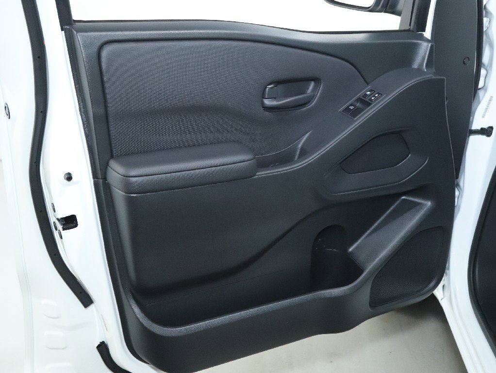 Used 2024 Nissan Frontier S w/ S Utility Package image 15