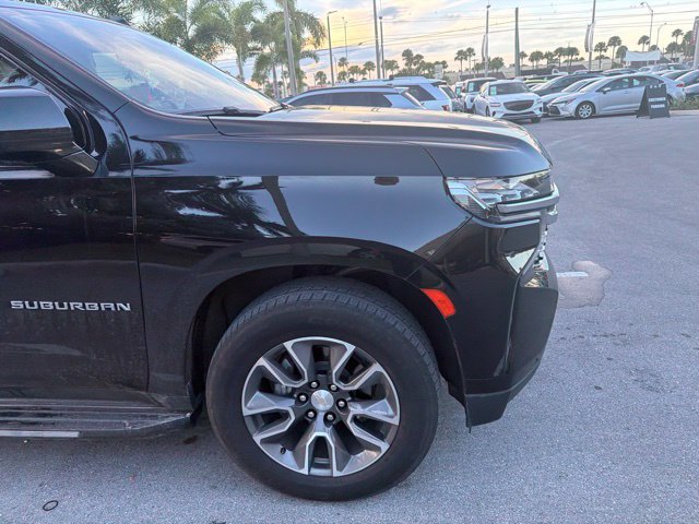 Used 2023 Chevrolet Suburban LT RWD image 6