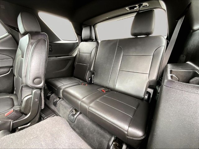 Used 2023 Chevrolet Traverse LT w/ LT Premium Package AWD/4WD image 17