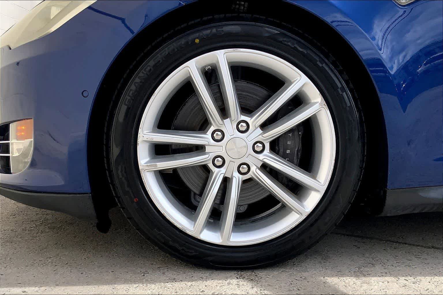 Used 2015 Tesla Model S 70D AWD/4WD image 9