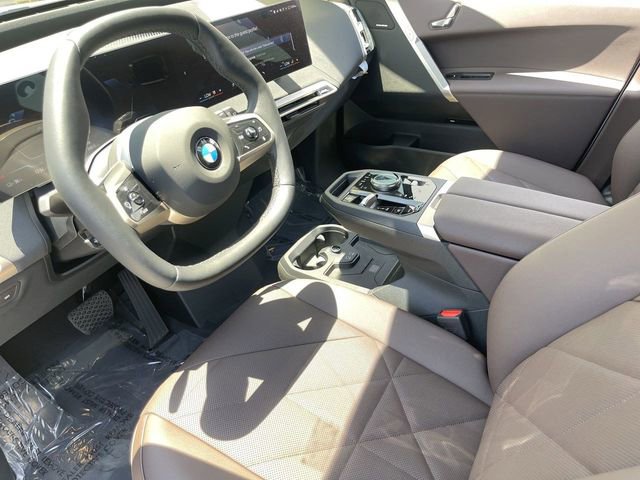 Used 2026 BMW iX xDrive45 w/ Premium Package image 18
