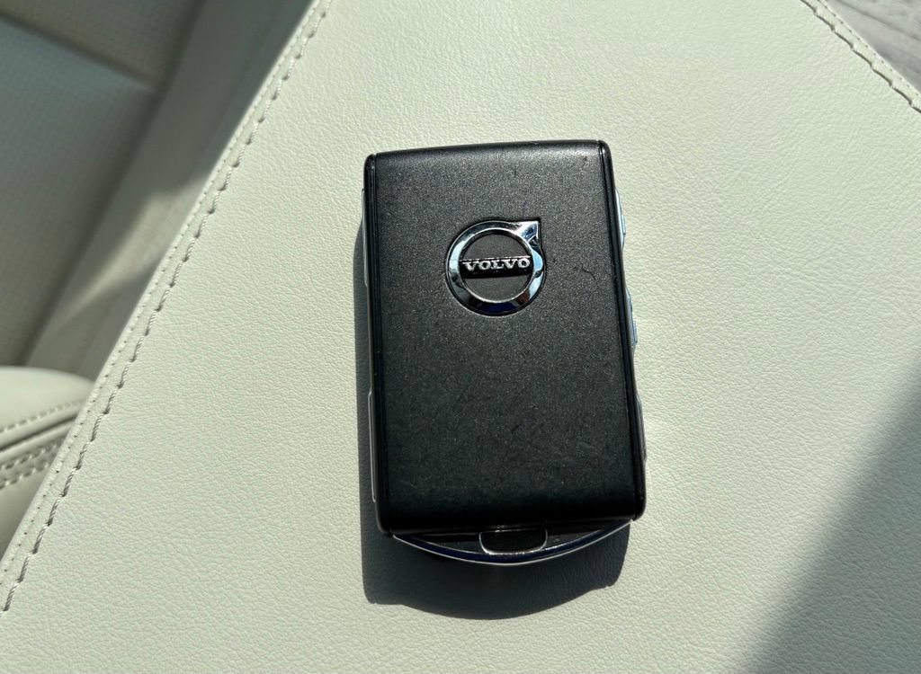 Used 2024 Volvo XC90 T8 Ultimate w/ Protection Package Premier AWD/4WD image 37