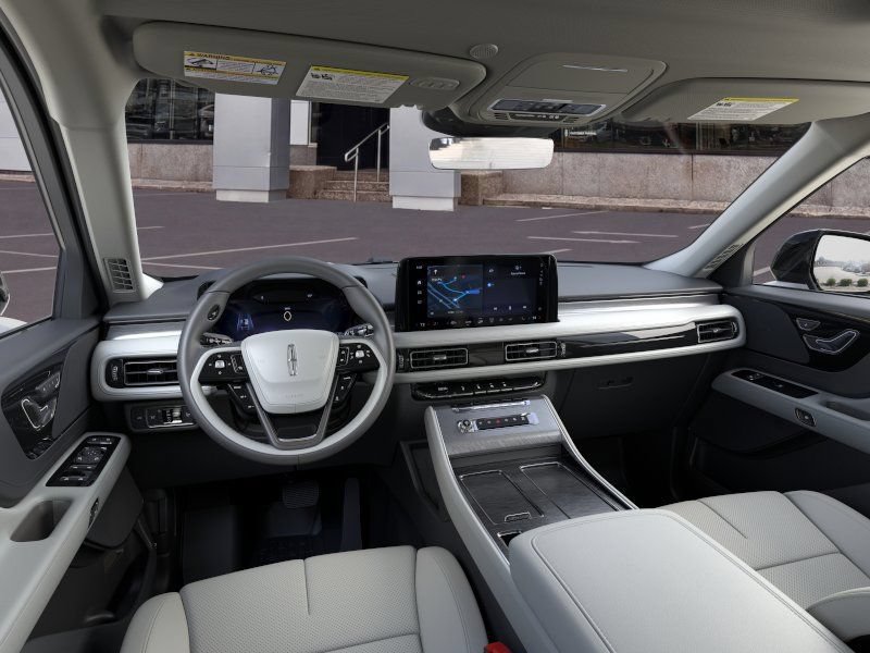 New 2026 Lincoln Aviator AWD w/ Jet Appearance Package image 9