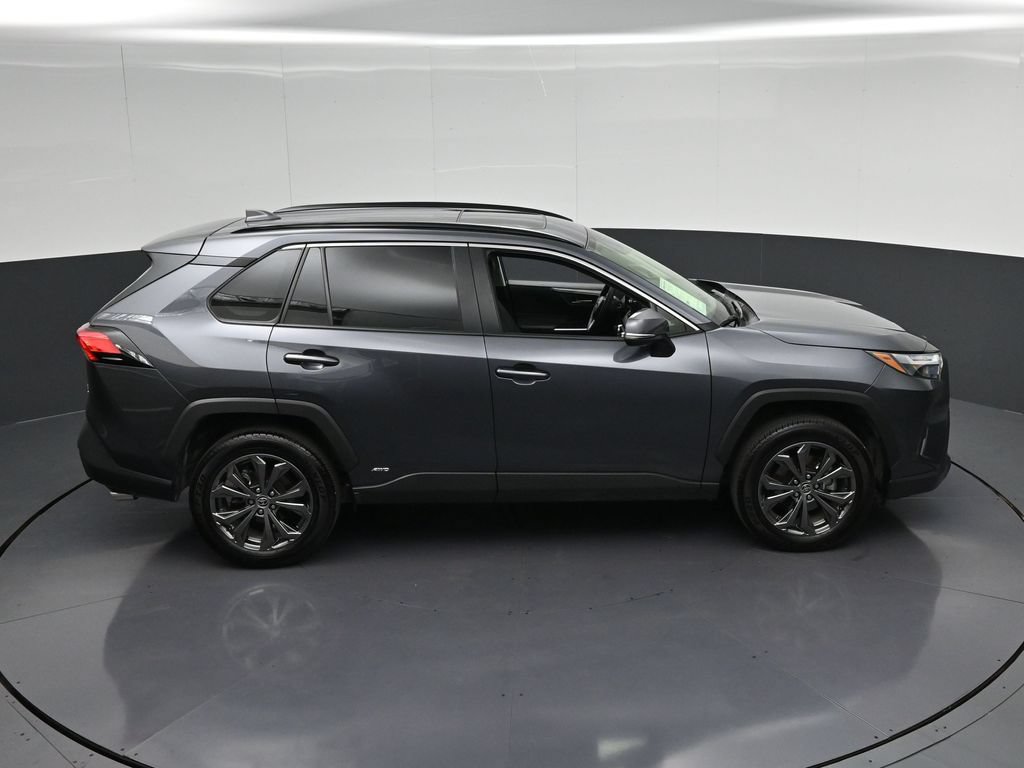 Used 2025 Toyota RAV4 XLE Premium w/ Weather Package AWD/4WD image 21