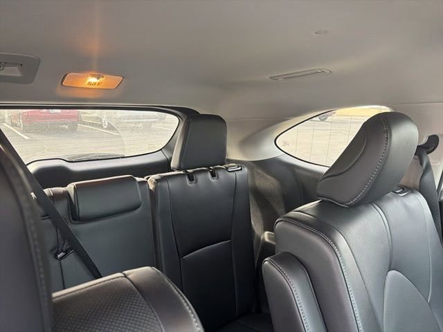 Used 2023 Toyota Highlander Limited image 16